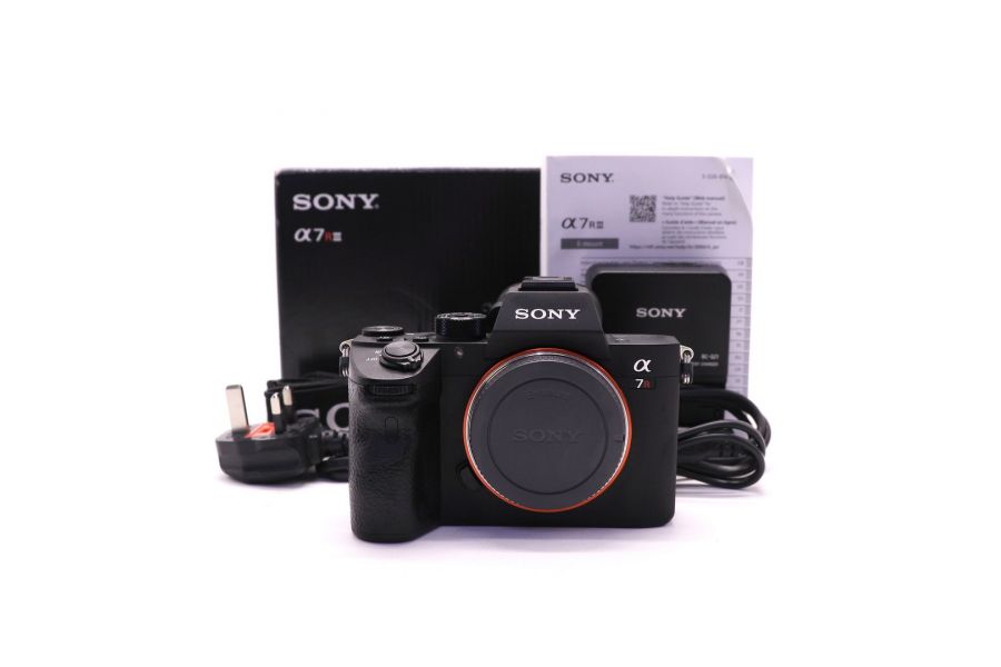 Sony A7RIII ILCE-7RM3 body в упаковке (пробег 1080 кадров)