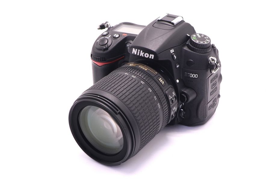 Nikon D7000 kit в упаковке (пробег 805 кадров)