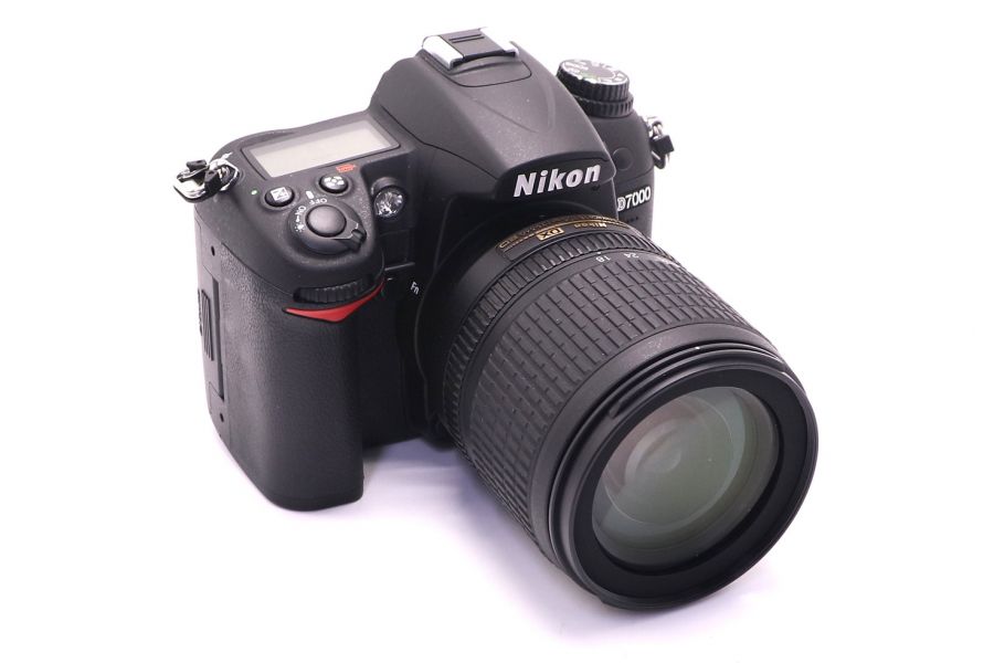 Nikon D7000 kit в упаковке (пробег 805 кадров)