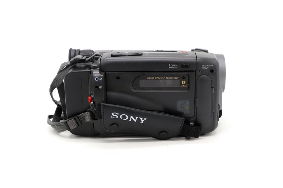 Видеокамера Sony CCD-TRV30E