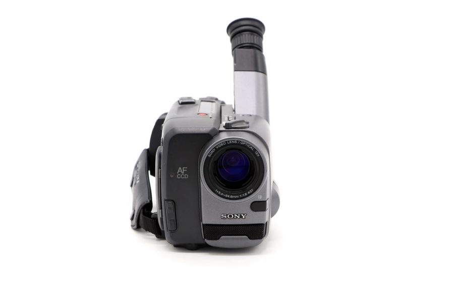 Видеокамера Sony CCD-TRV30E