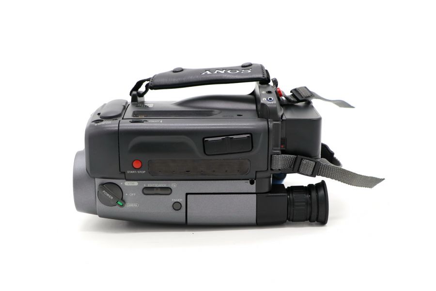 Видеокамера Sony CCD-TRV30E