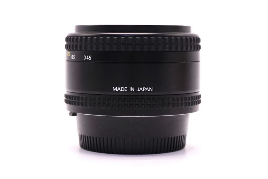 Nikon 50mm f/1.8 AF Nikkor в упаковке