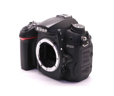 Nikon D7000 body (пробег 89505 кадров)