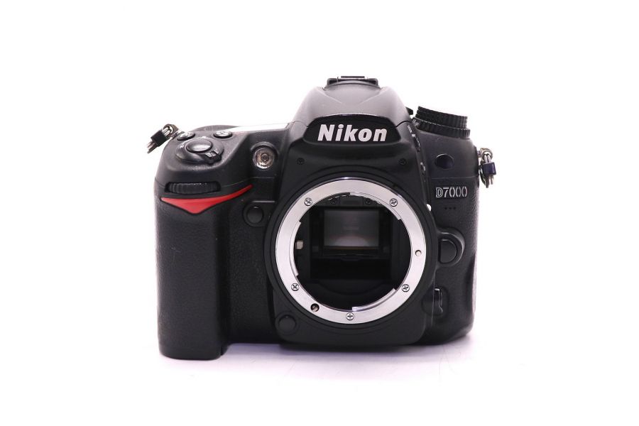 Nikon D7000 body (пробег 89505 кадров)