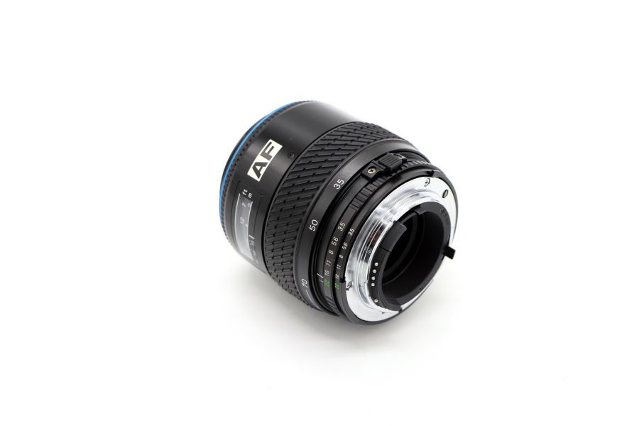 Tokina AF 35-70mm F/3.5-4.6