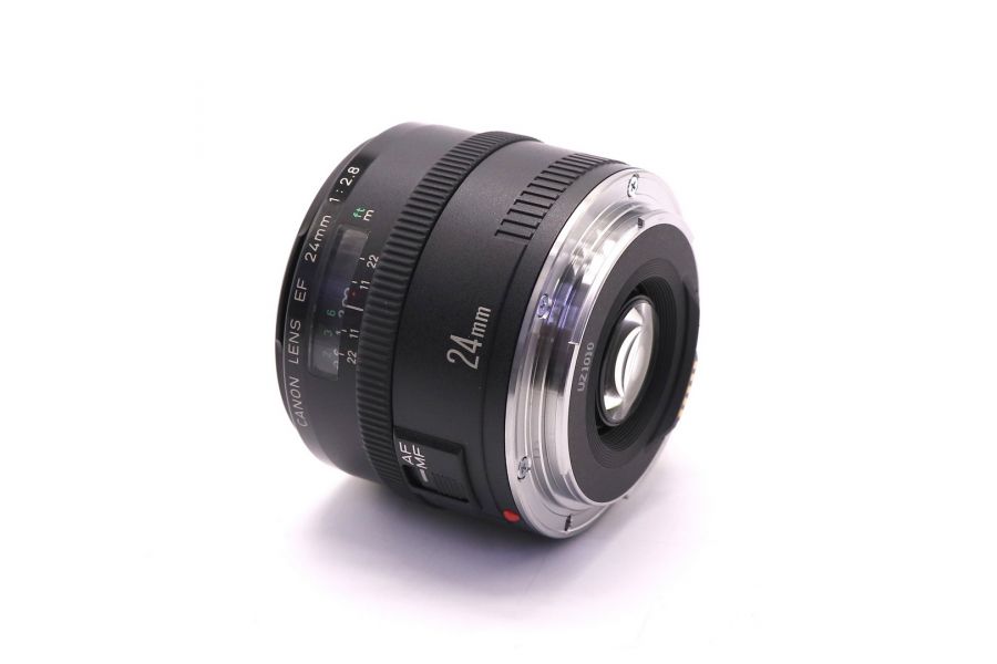 Canon EF 24mm f/2.8 в упаковке
