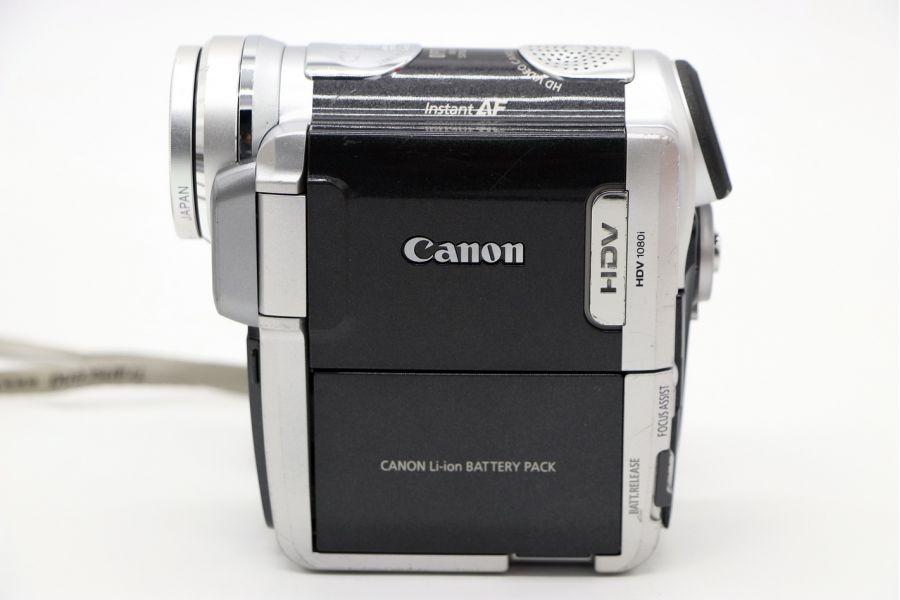 Видеокамера Canon HV10