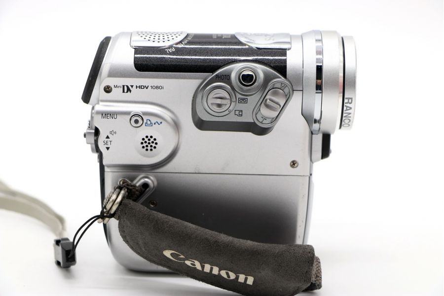 Видеокамера Canon HV10
