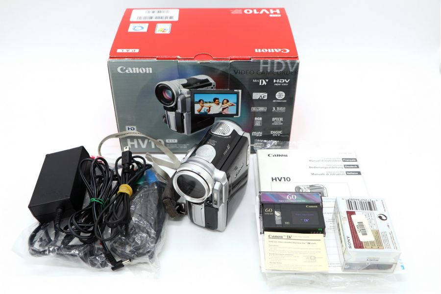 Видеокамера Canon HV10