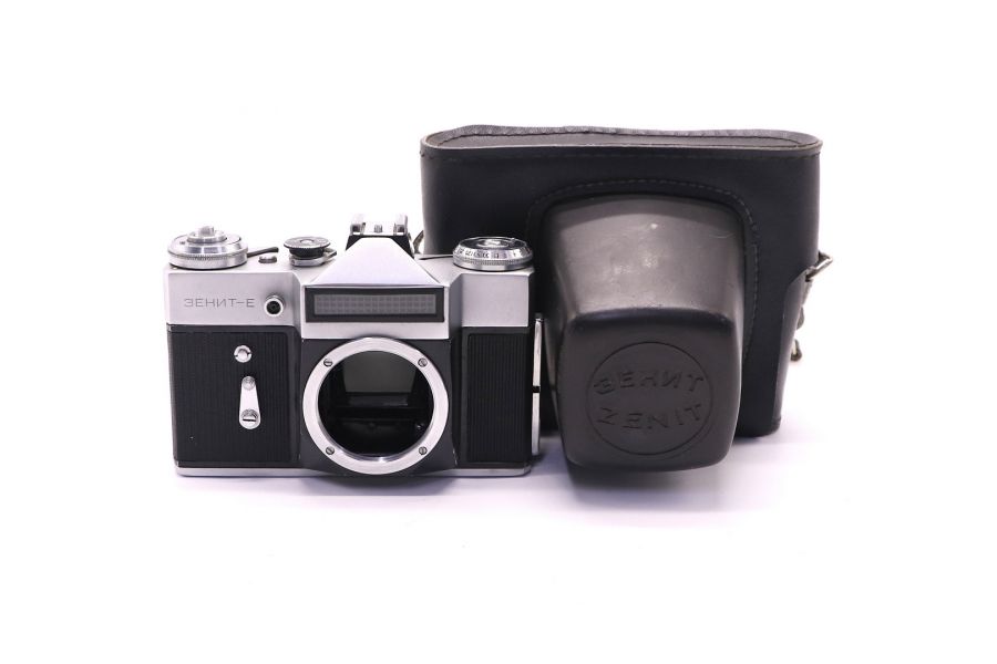  Малоформатный зеркальный фотоаппарат Зенит Е body