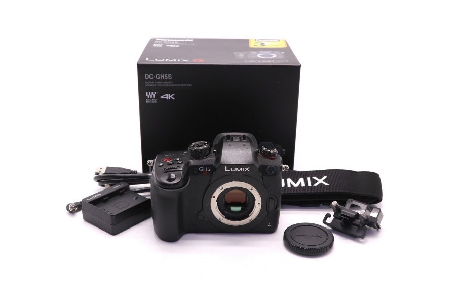 Panasonic Lumix DC-GH5S body в упаковке
