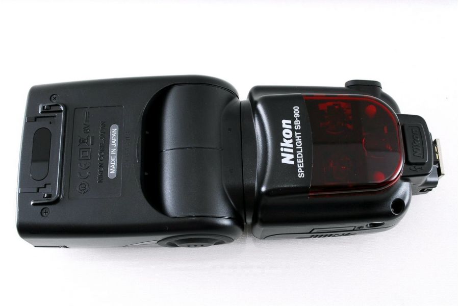 Фотовспышка Nikon Speedlight SB-900 в упаковке