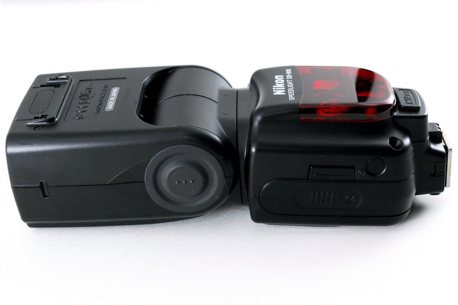 Фотовспышка Nikon Speedlight SB-900 в упаковке