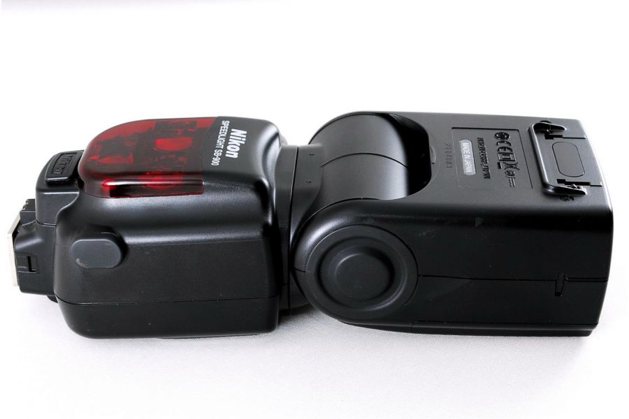 Фотовспышка Nikon Speedlight SB-900 в упаковке