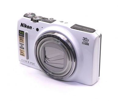 Nikon Coolpix S9700