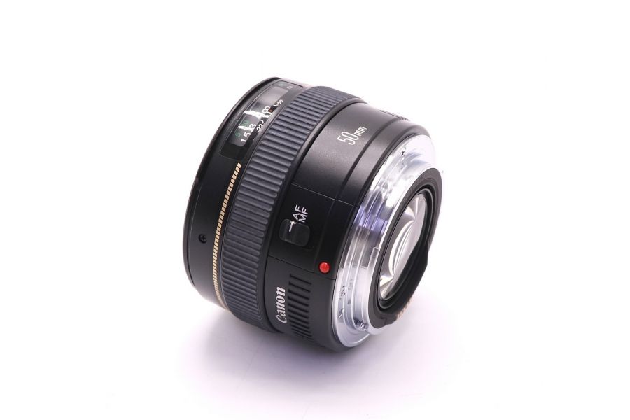 Canon EF 50mm f/1.4 USM в упаковке