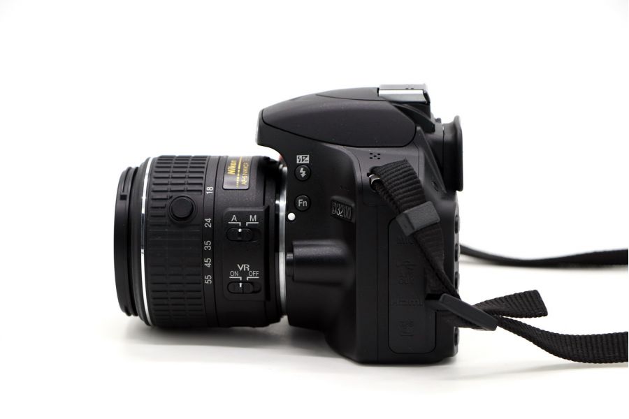 Nikon D3200 kit box new