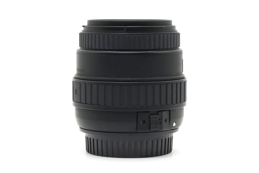 Sigma AF 28-70mm f/3.5-4.5 MC UC Zoom for Canon EF (Japan, 1989)