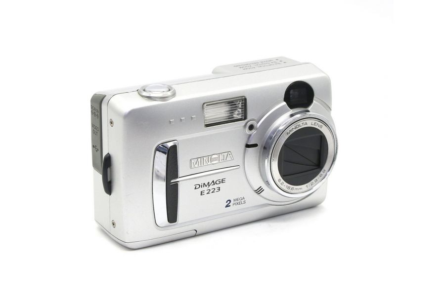 Minolta Dimage E223