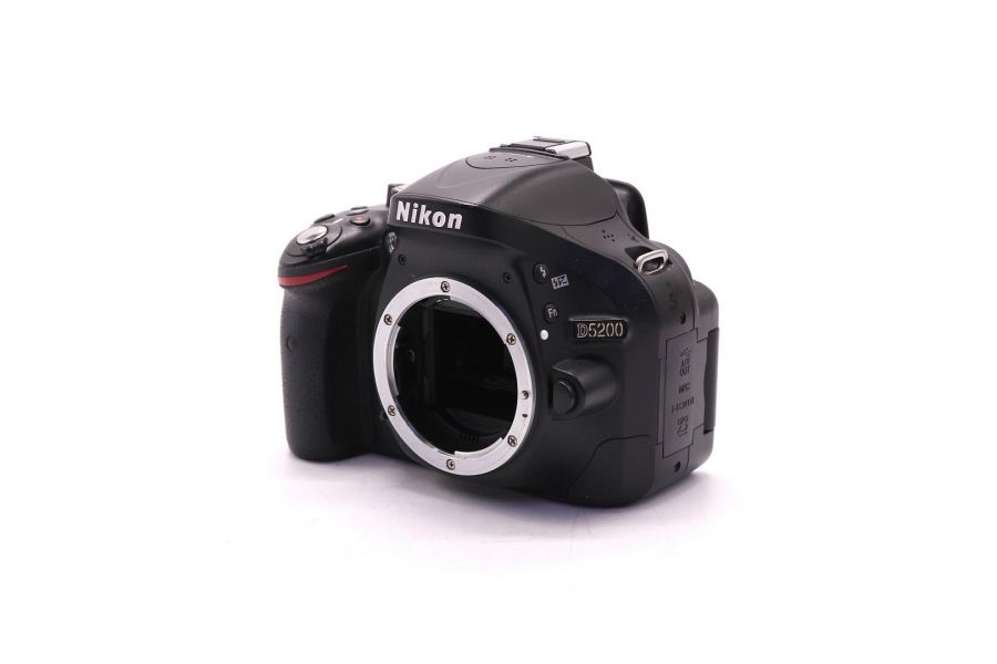 Nikon D5200 body (пробег 12180 кадров)