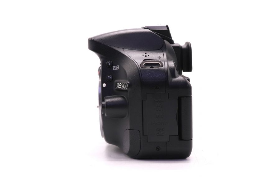 Nikon D5200 body (пробег 12180 кадров)