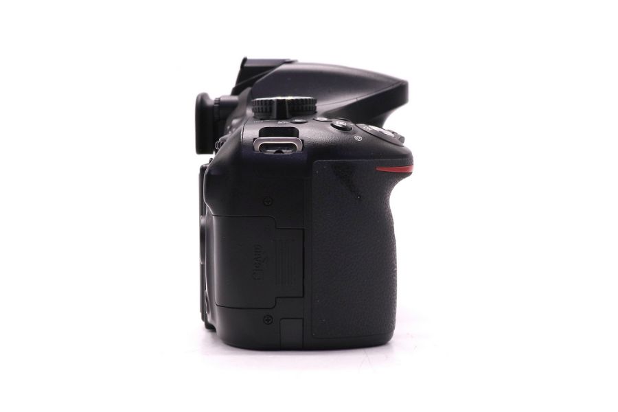 Nikon D5200 body (пробег 12180 кадров)