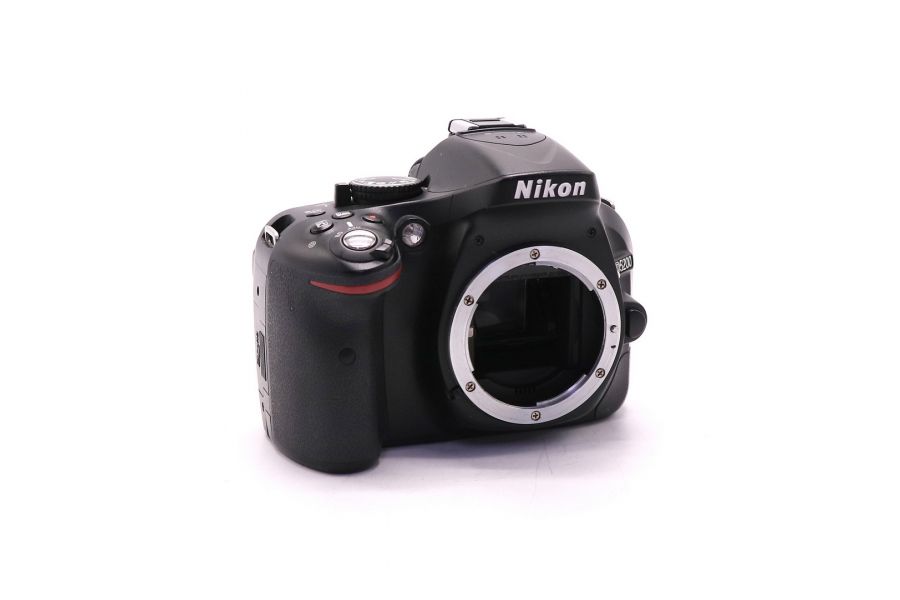 Nikon D5200 body (пробег 12180 кадров)