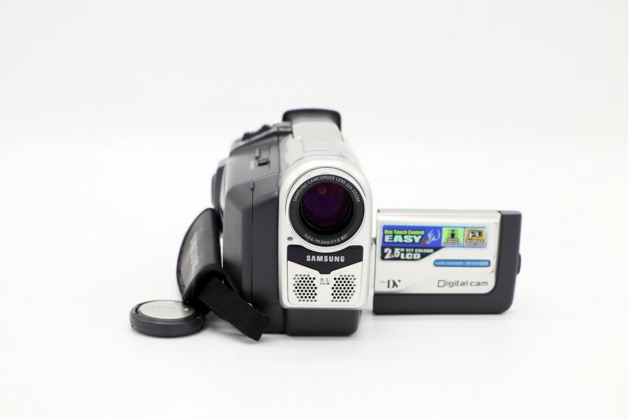 Видеокамера Samsung VP-D70