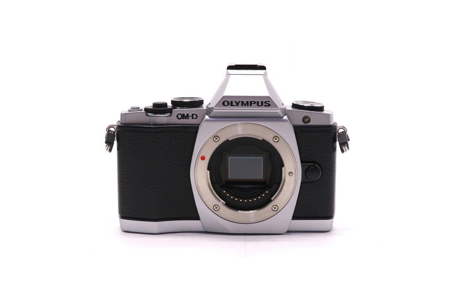 Olympus OM-D E-M5 body (пробег 4500 кадров)