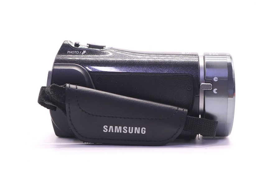 Видеокамера Samsung HMX-H430 в упаковке