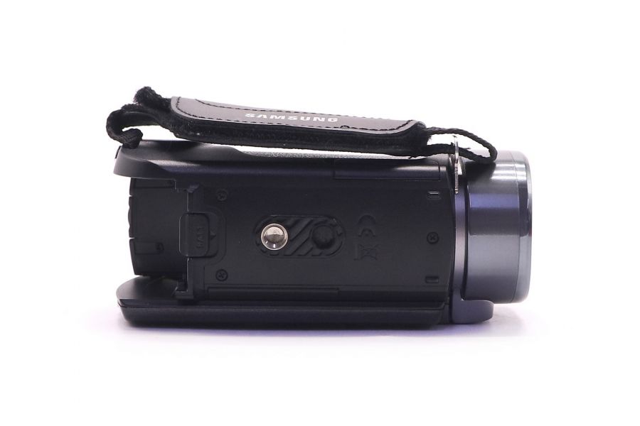 Видеокамера Samsung HMX-H430 в упаковке