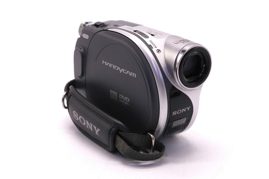 Видеокамера Sony DCR-DVD105E