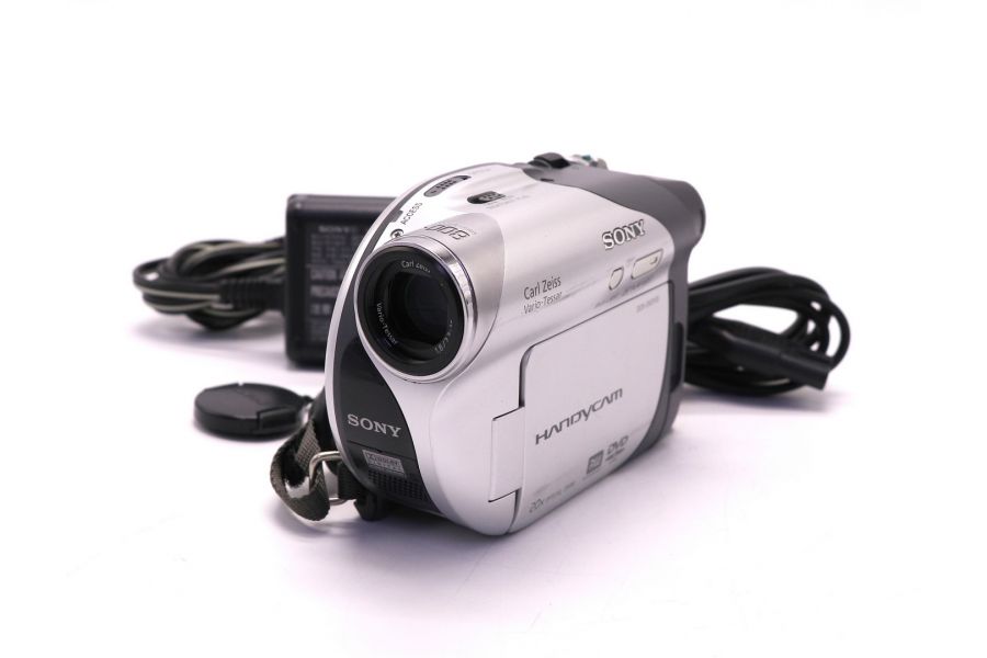 Видеокамера Sony DCR-DVD105E