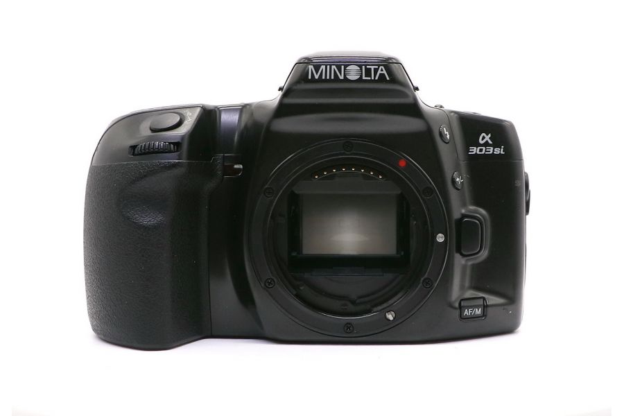 Minolta Dynax 303si body (Japan, 2000)