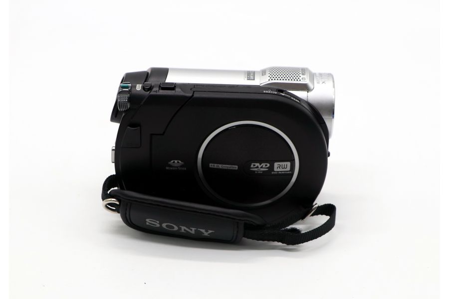 Видеокамера Sony DCR-DVD115E