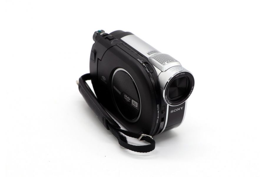 Видеокамера Sony DCR-DVD115E