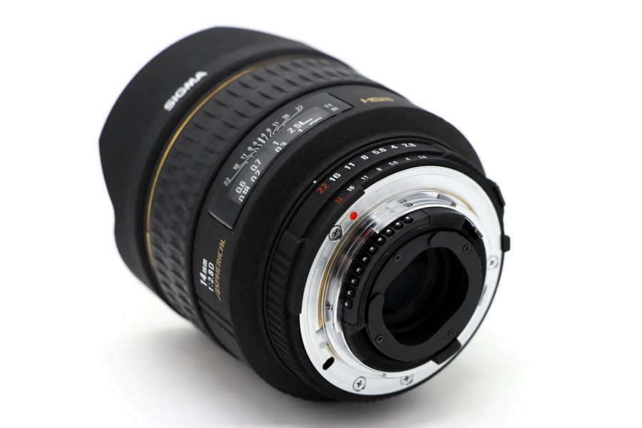 Sigma AF 14mm f/2.8D EX ASPHERICAL HSM Nikon F
