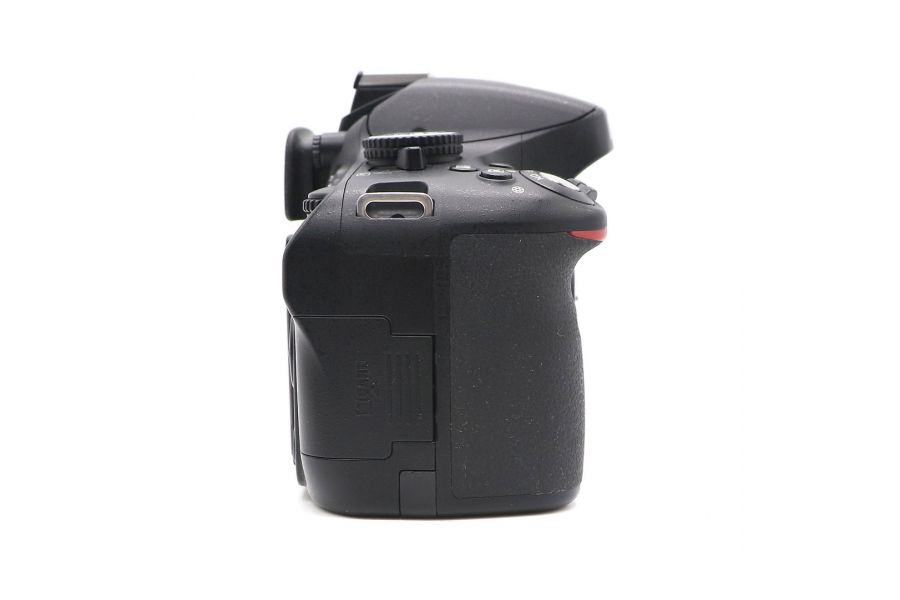 Nikon D5100 body (пробег 35510 кадров)