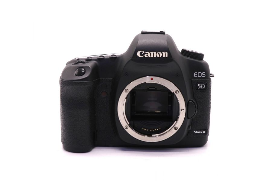 Canon EOS 5D Mark II bodу в упаковке (пробег 545 кадров)