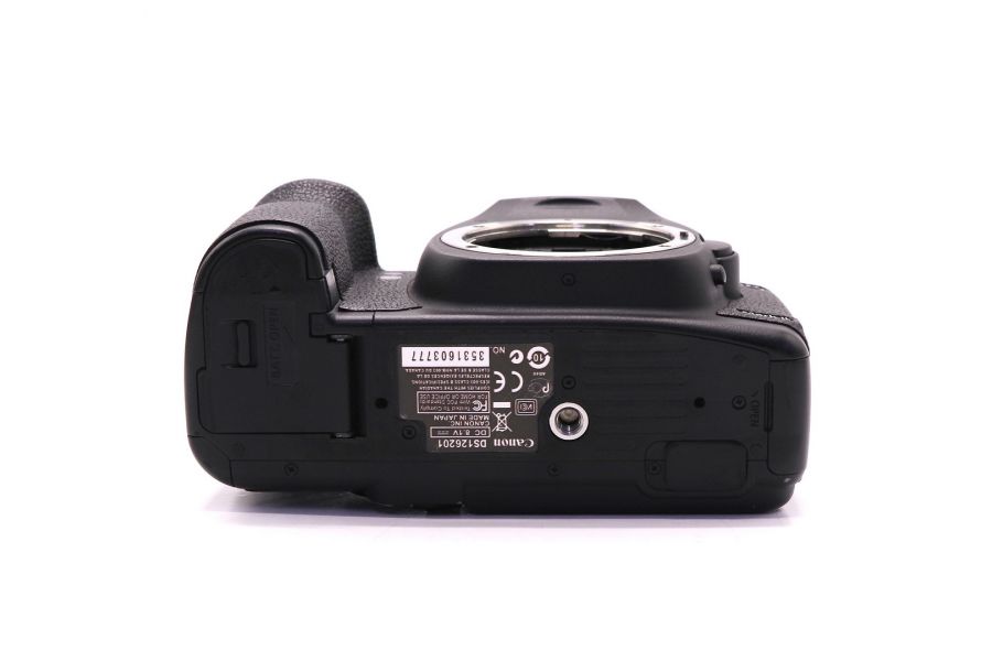 Canon EOS 5D Mark II bodу в упаковке (пробег 545 кадров)