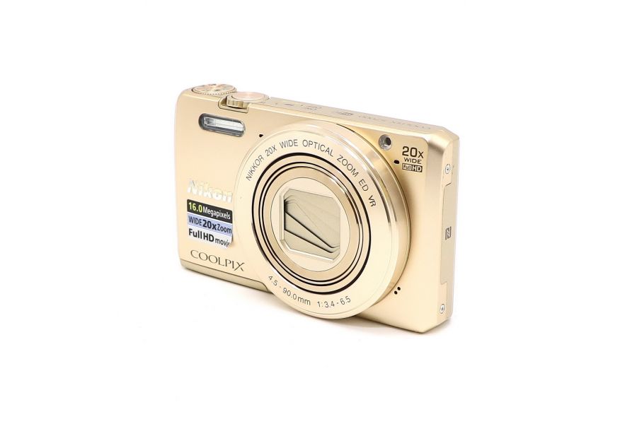 Nikon Coolpix S7000 в упаковке