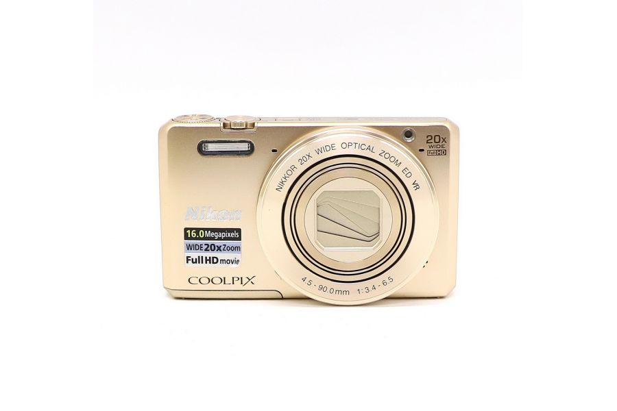 Nikon Coolpix S7000 в упаковке