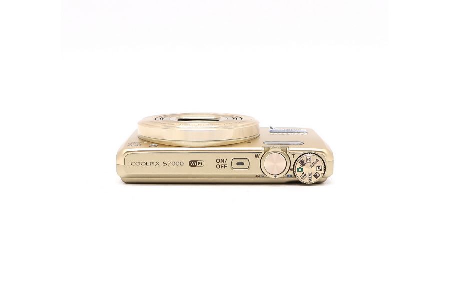 Nikon Coolpix S7000 в упаковке