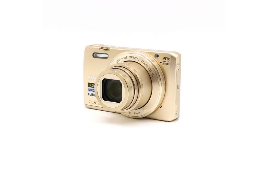 Nikon Coolpix S7000 в упаковке