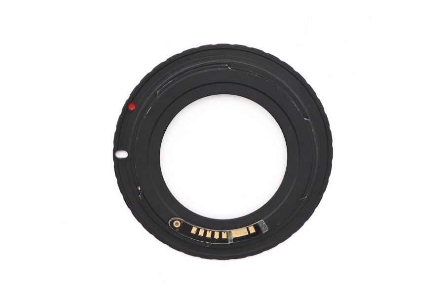 Переходник M42 - Canon EOS black с чипом в упаковке