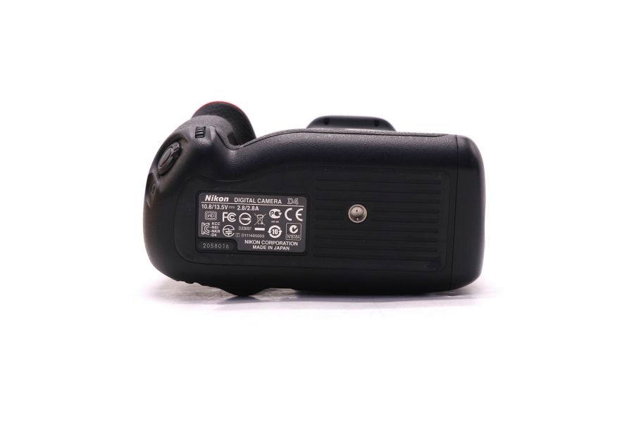 Nikon D4 body в упаковке (пробег 6800 кадров)