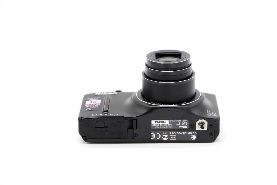Nikon Coolpix S9500