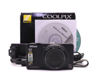 Nikon Coolpix S9300 в упаковке