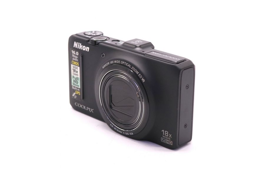 Nikon Coolpix S9300 в упаковке